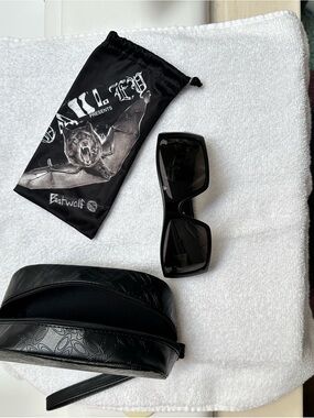 Oakley Batwolf Sunglasses with Graphic Pouch